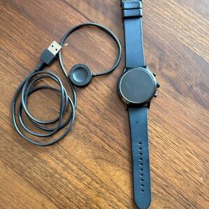 Fossil - DW10F1 Black Smartwatch with Charger
